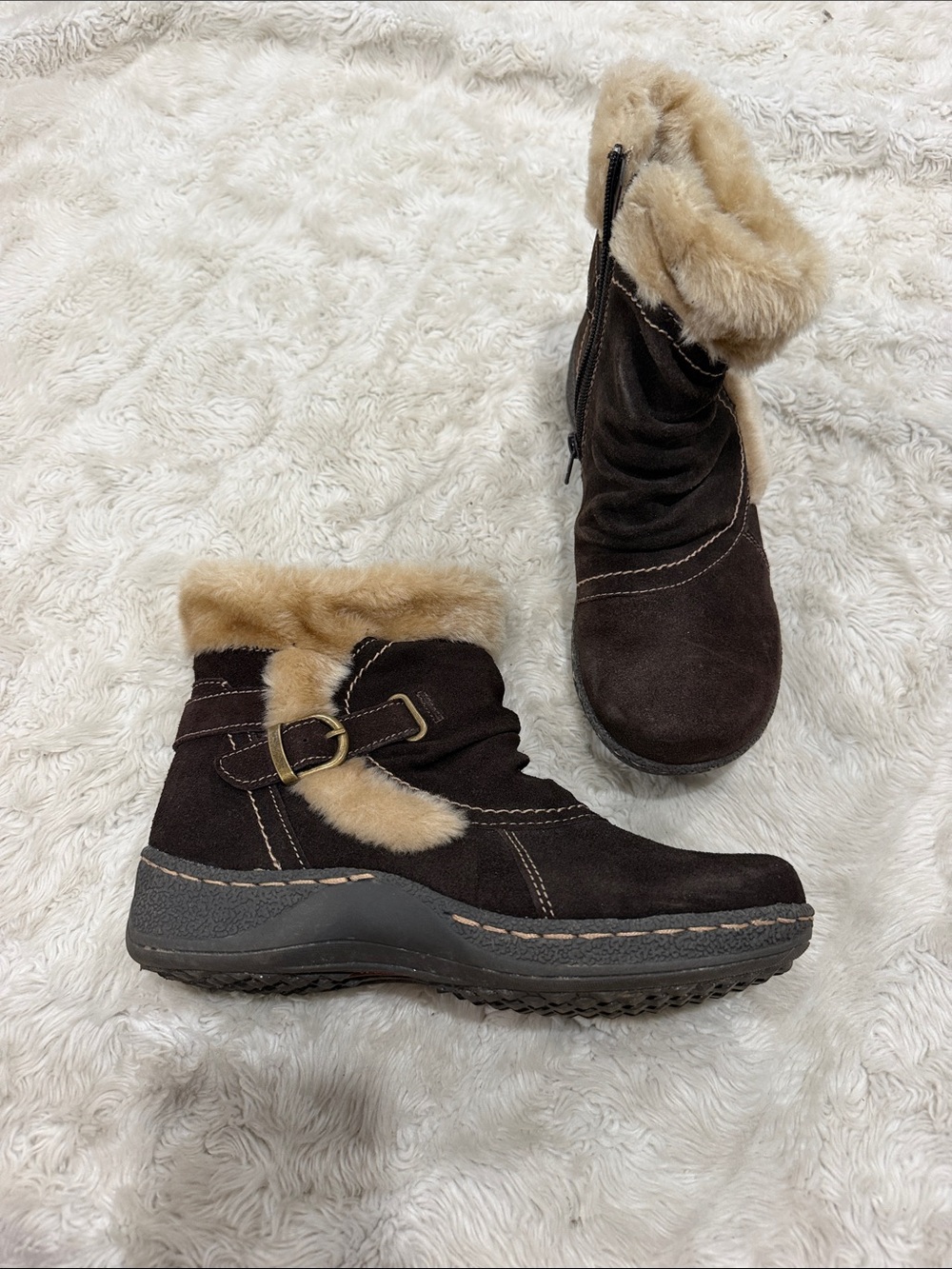 BareTraps Dark Brown Suede Ankle Booties with Cream Faux-Fur Trim Woman Size 7.5